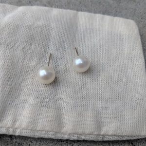 Tiffany and co pearl earrings